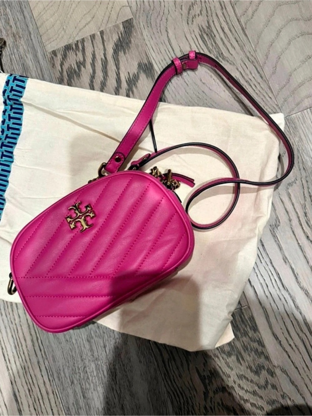 Tory Burch Kira Chevron Small Camera Bag Pink